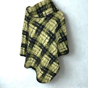 NWT Fadivo New York Women Poncho Cape Green Black One Size Fall